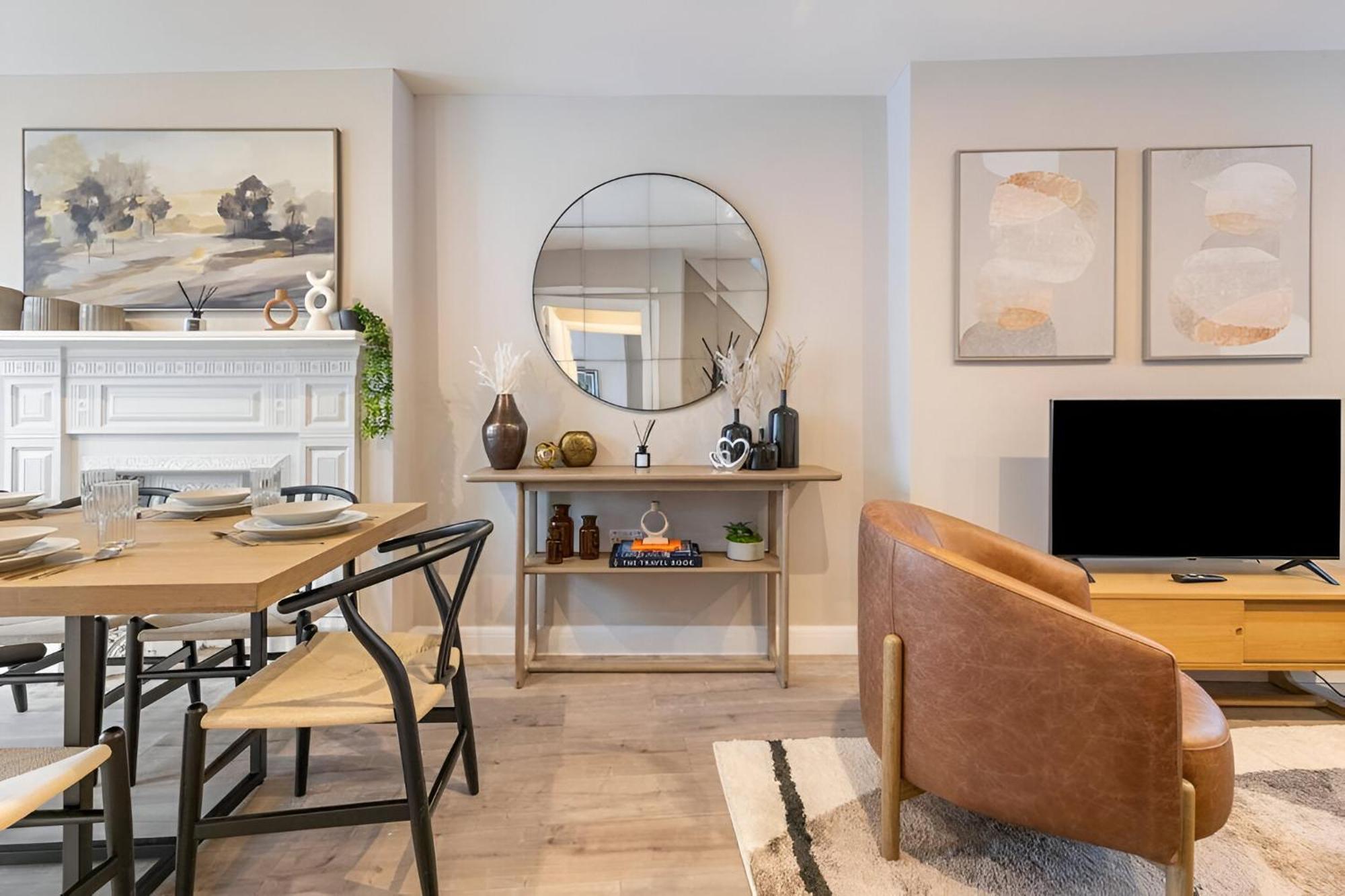 Earthy Elegance Stylish 4br For Urban Escapes Appartamento Londra